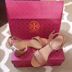 NIB Tory Burch Kira 65mm Tan Sandals calf leather/patent sz 5M